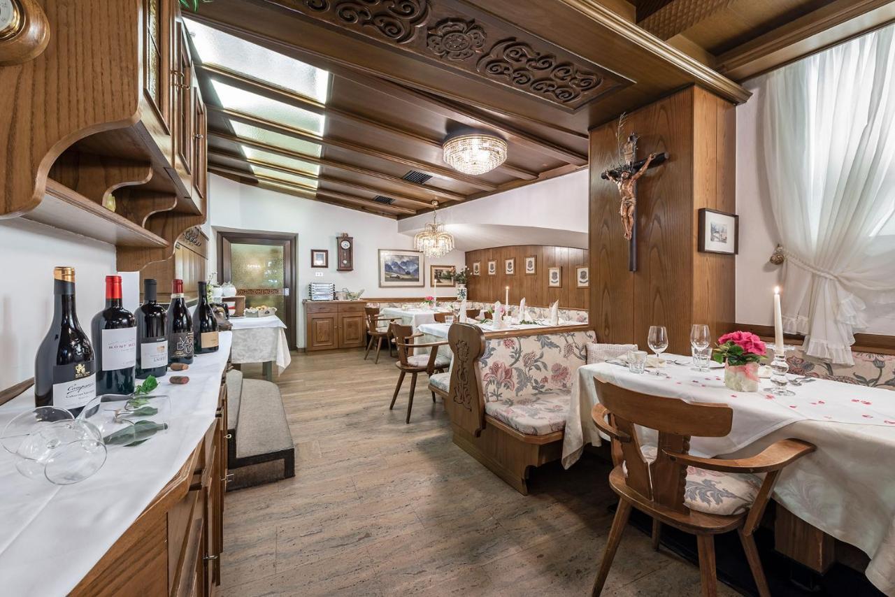 Hotel Weisse Lilie - B&B Rio di Pusteria Εξωτερικό φωτογραφία