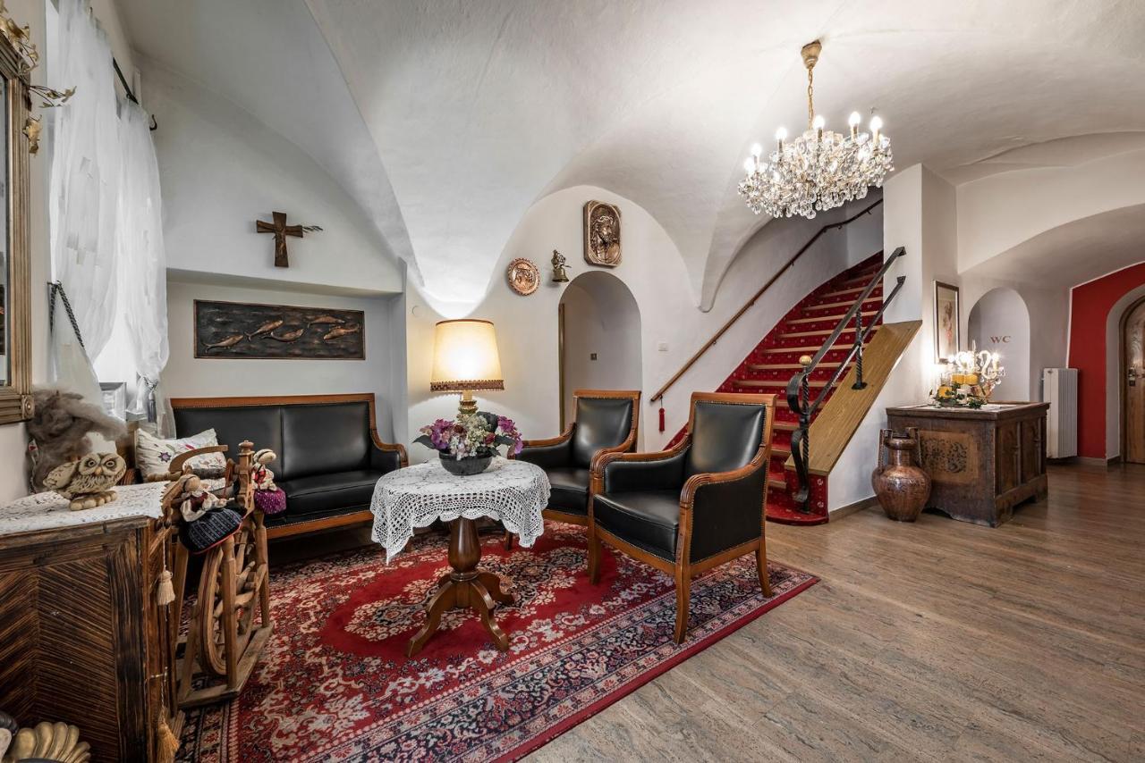 Hotel Weisse Lilie - B&B Rio di Pusteria Εξωτερικό φωτογραφία