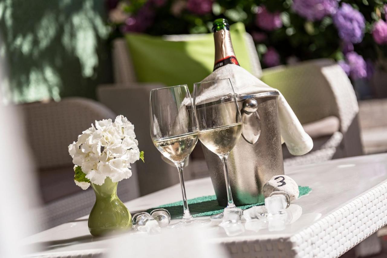 Hotel Weisse Lilie - B&B Rio di Pusteria Εξωτερικό φωτογραφία
