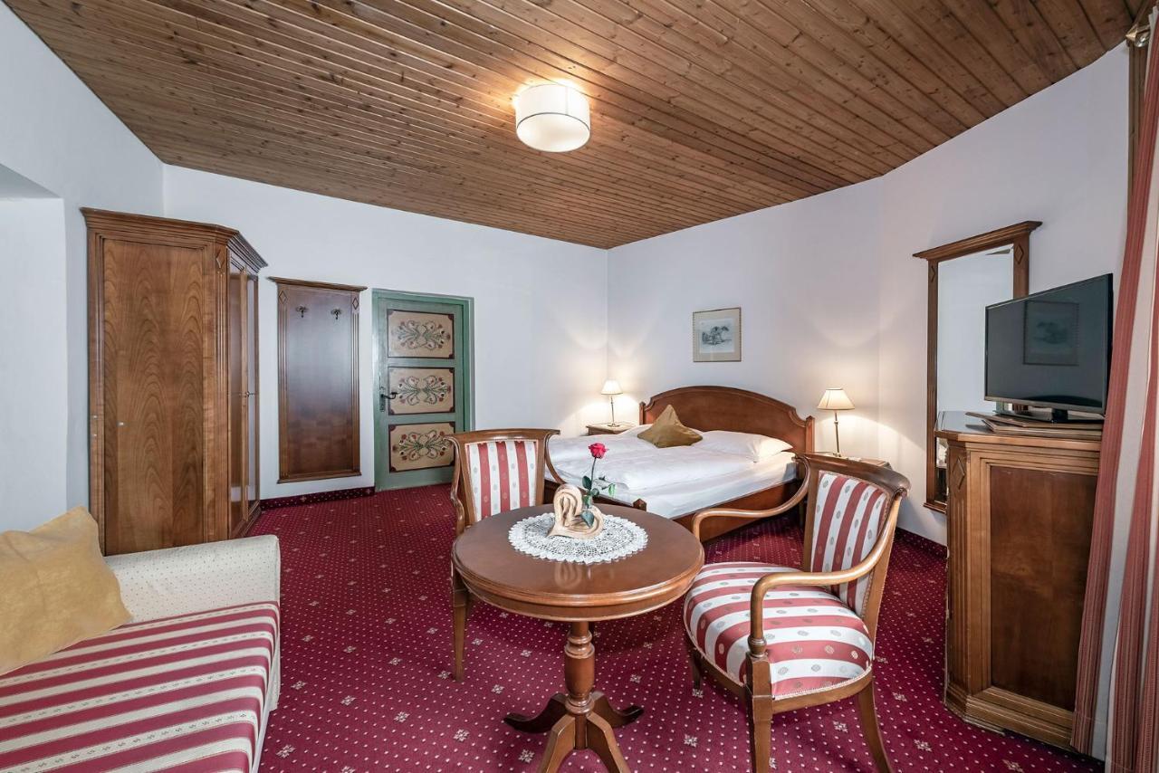 Hotel Weisse Lilie - B&B Rio di Pusteria Εξωτερικό φωτογραφία