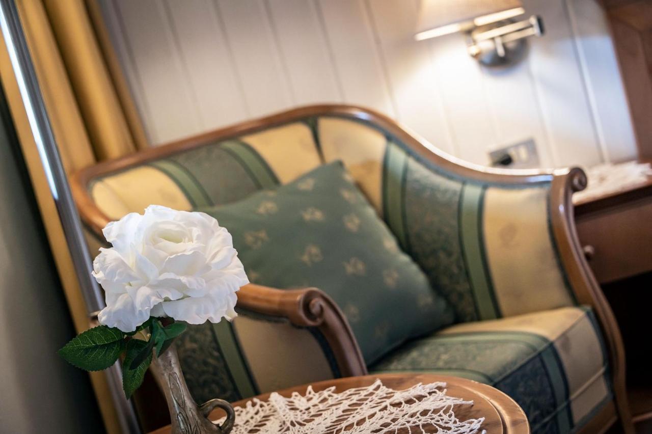 Hotel Weisse Lilie - B&B Rio di Pusteria Εξωτερικό φωτογραφία