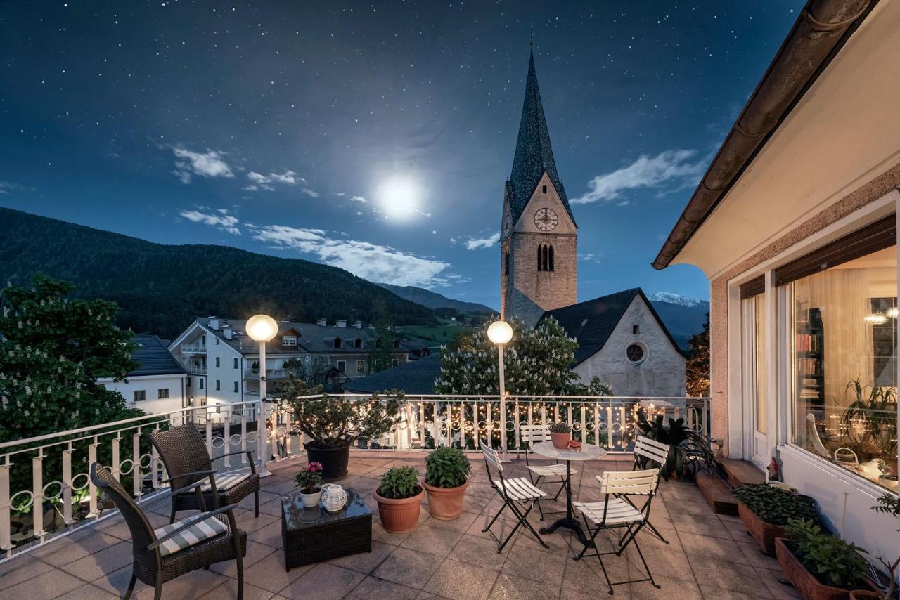 Hotel Weisse Lilie - B&B Rio di Pusteria Εξωτερικό φωτογραφία